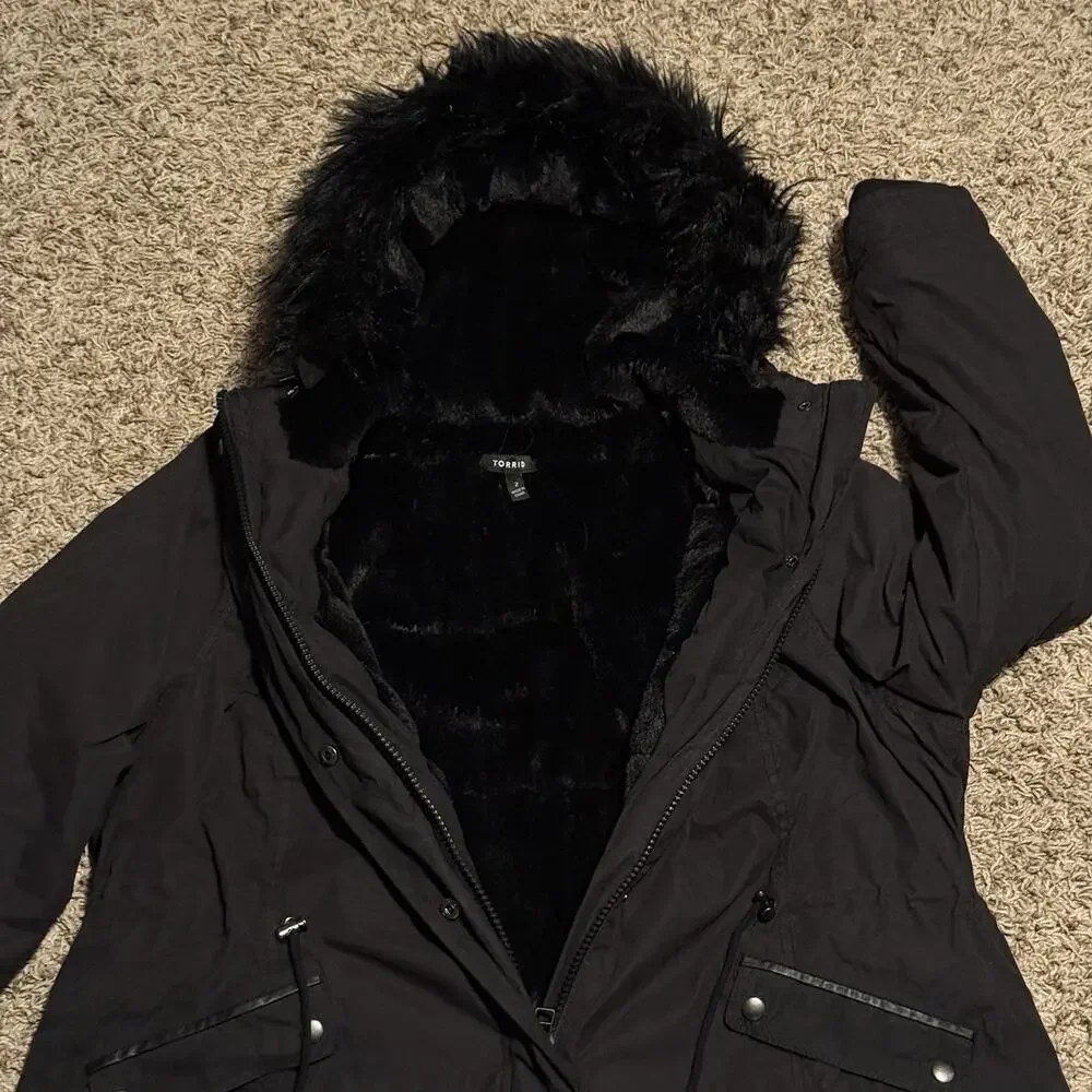 Torrid Womens Black Wind & Water Resistant Faux Fur Hooded Jacket Plus Size 2 - Picture 11 of 16